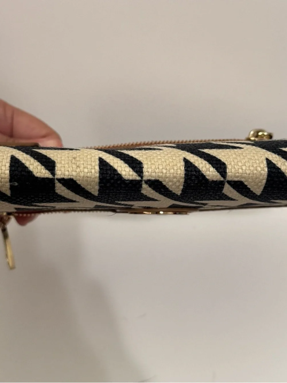 Spartina 449 Stoddard Houndstooth Wristlet Wallet in Black, Cream & Tan